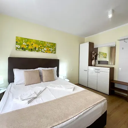 Luxury Apartmemts Apartment *